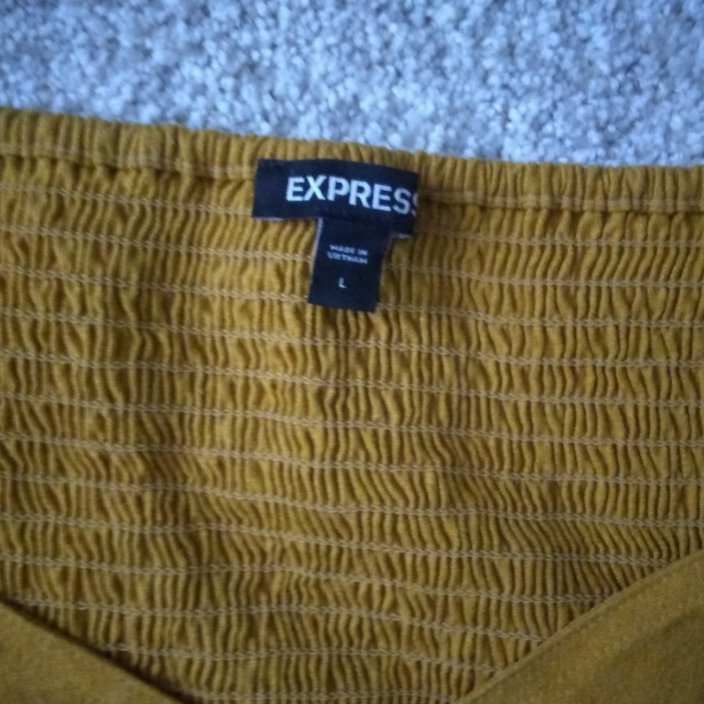 Express Top - Picture 3 of 3